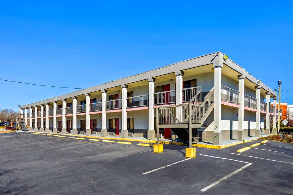 Americas Best Value Inn Ft. Jackson - photo 4