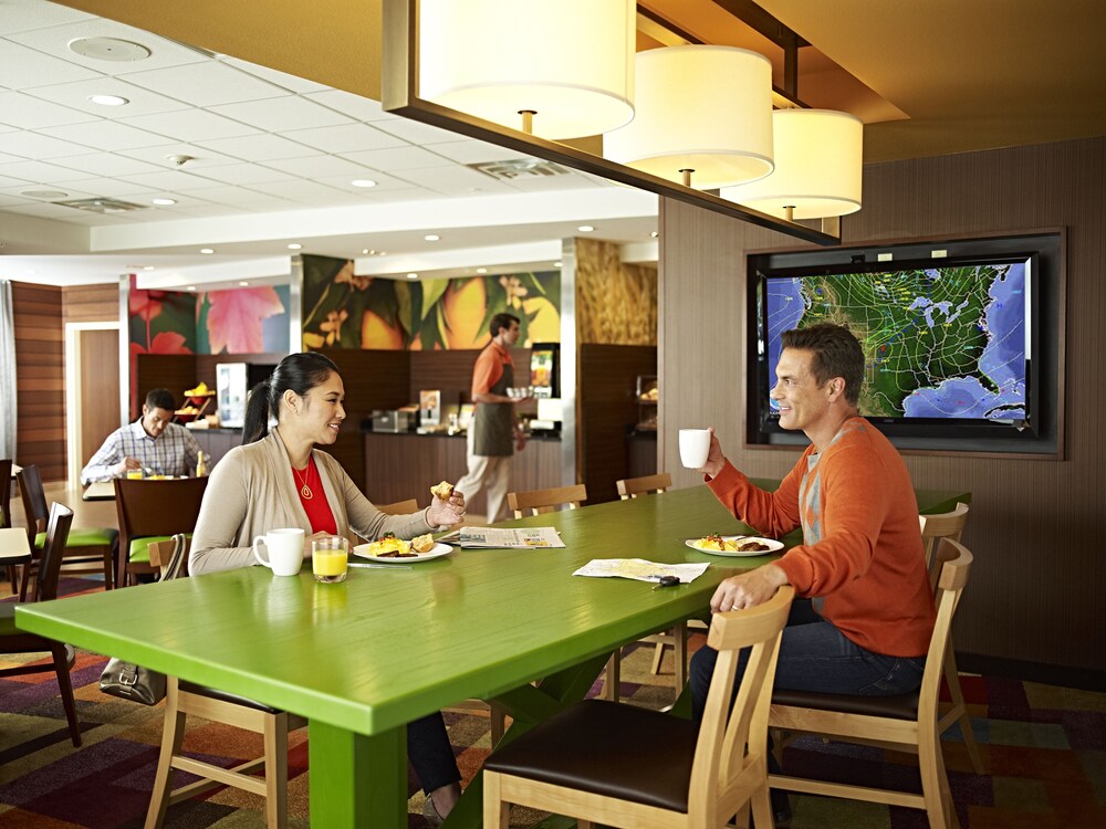 Fairfield Inn & Suites by Marriott Buffalo Amherst University - photo 3