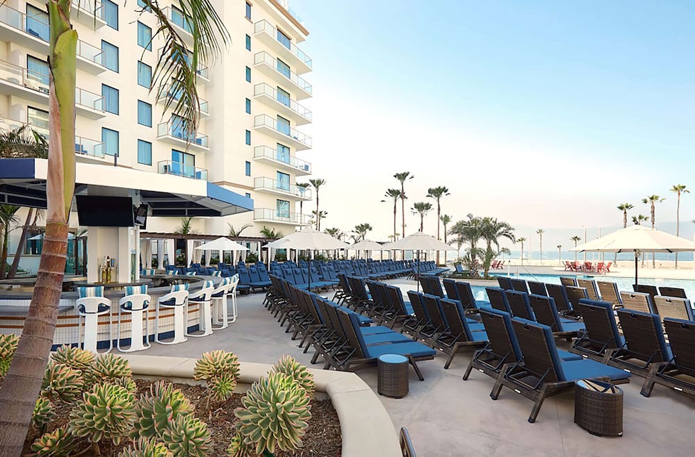 The Waterfront Beach Resort A Hilton Hotel - photo 315