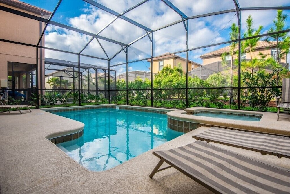 6 Bdrm 5 Bath in Solterra Resort - photo 8