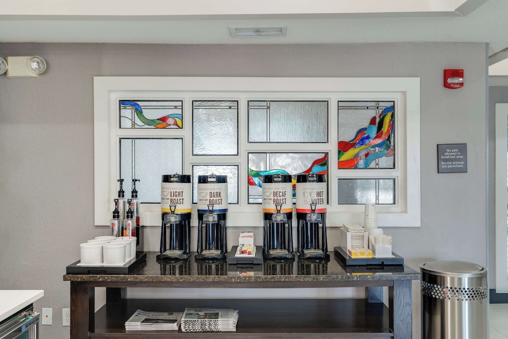 Hampton Inn Bloomington West - photo 34