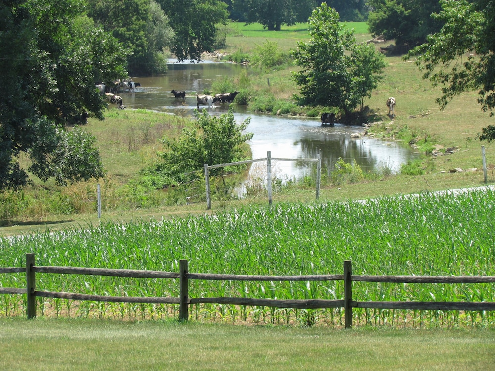 Smoketown Inn - photo 24