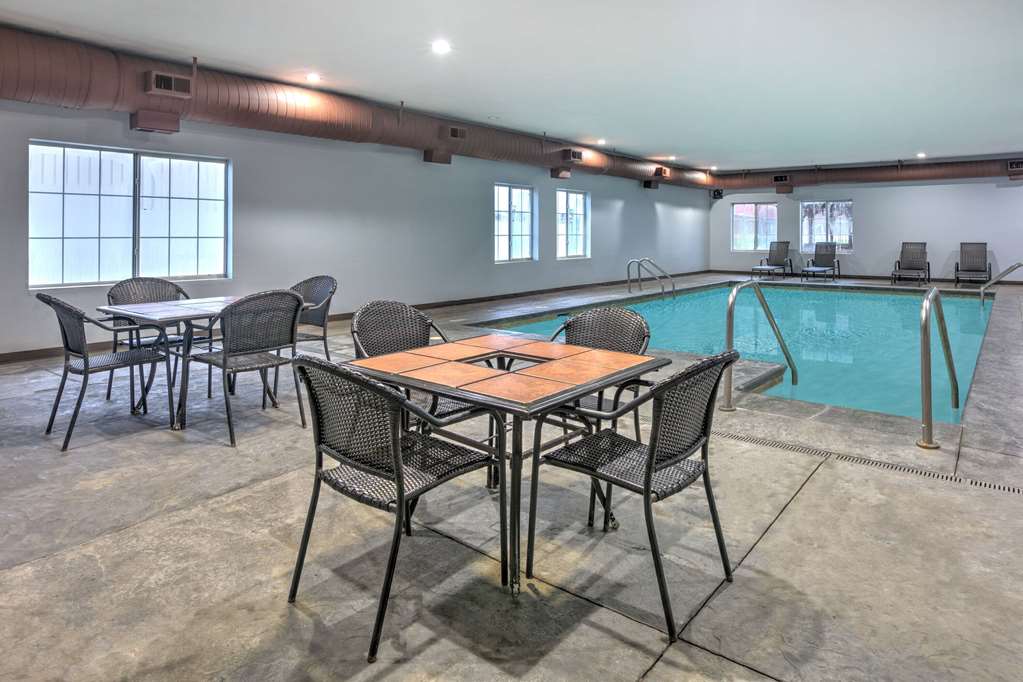 La Quinta Inn & Suites by Wyndham Tulsa Airpt Expo Square - photo 16