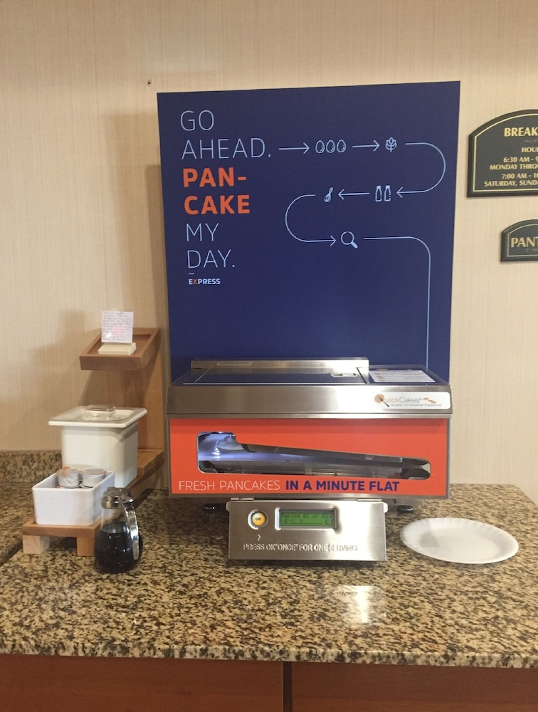 Holiday Inn Express & Suites Howell by IHG - photo 32