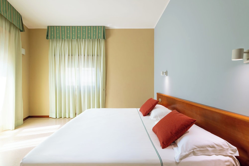 Astura Palace Hotel — hotel in Nettuno