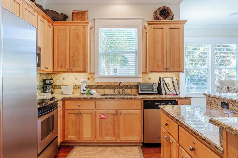 Pet Friendly Seacrest Home for 10 Resort Pool Beach Shuttle - photo 14