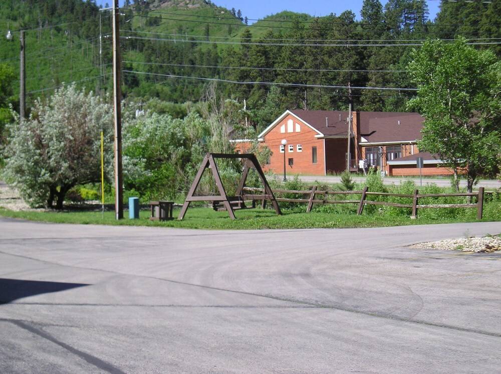 Black Hills Inn & Suites - photo 15