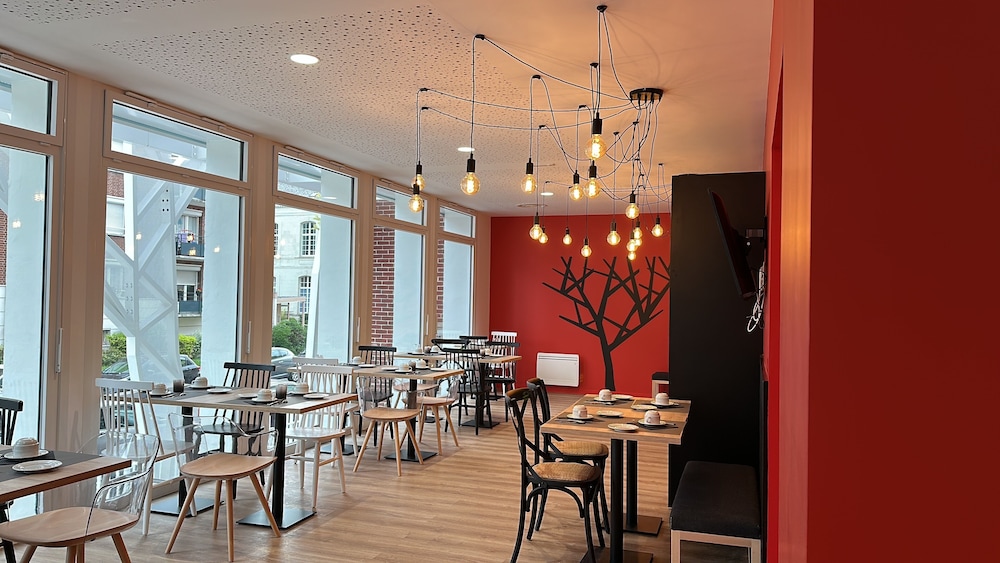 Nemea Appart’Hotel Coliseum in Amiens, France