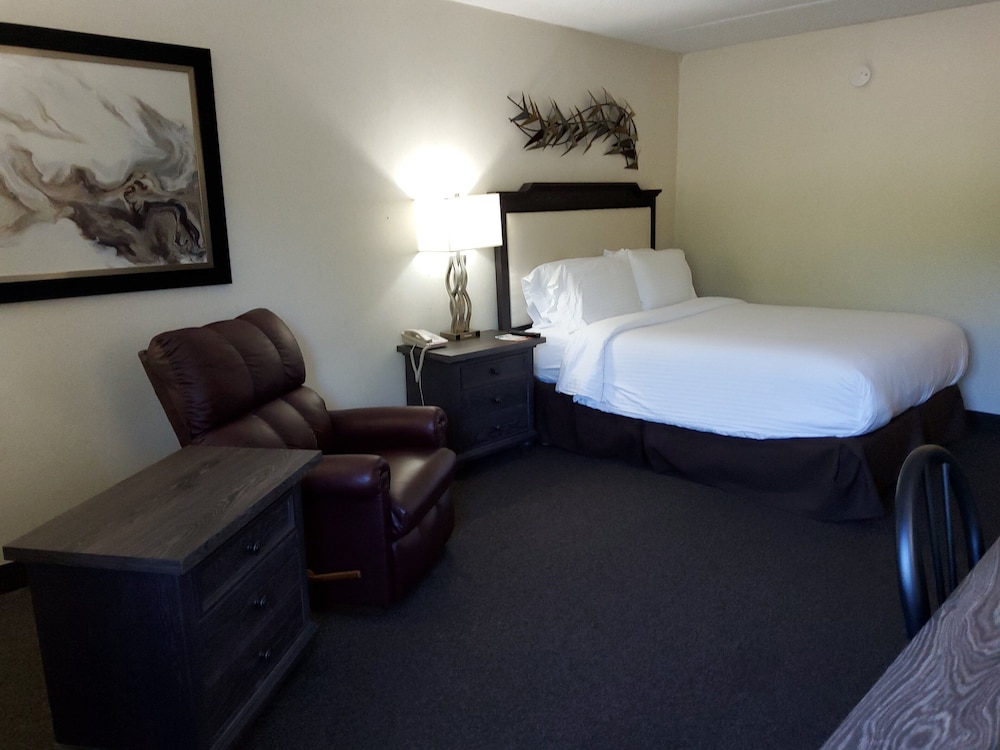 Klopfenstein Inn and Suites - photo 11