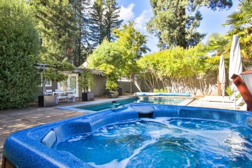 The River Oasis Private Pool Hot Tub Sauna Fire Table BBQ Fast WiFi Close to town - photo 3