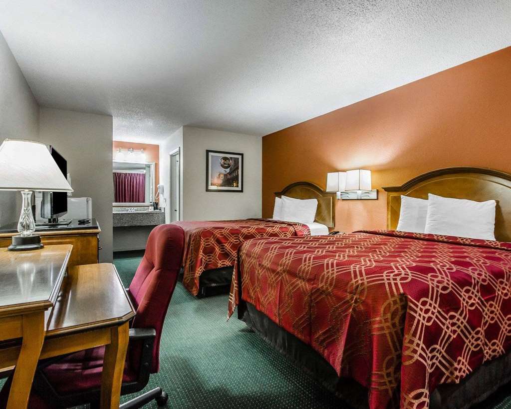Econo Lodge Inn & Suites Enterprise - photo 18