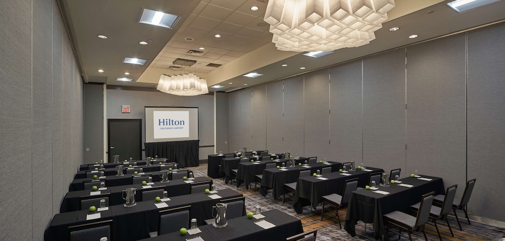 Hilton Cincinnati Airport - photo 43
