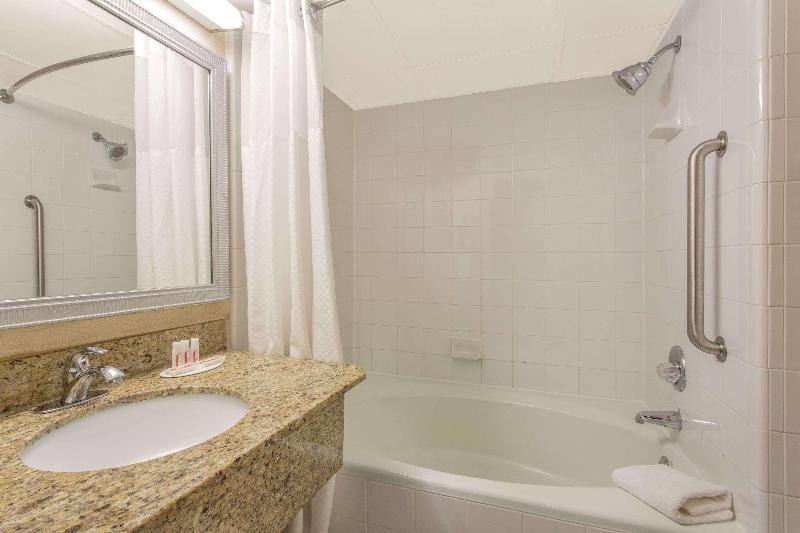 Baymont by Wyndham Fayetteville Fort Bragg Area - photo 7
