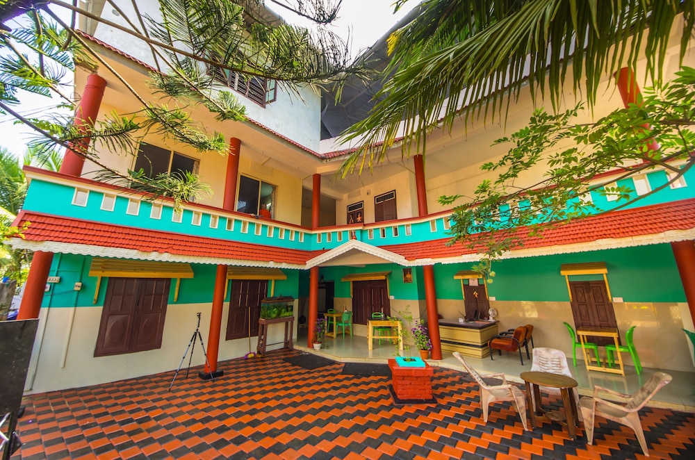 The Wind n' Waves - carbon neutral hotel in Alleppey