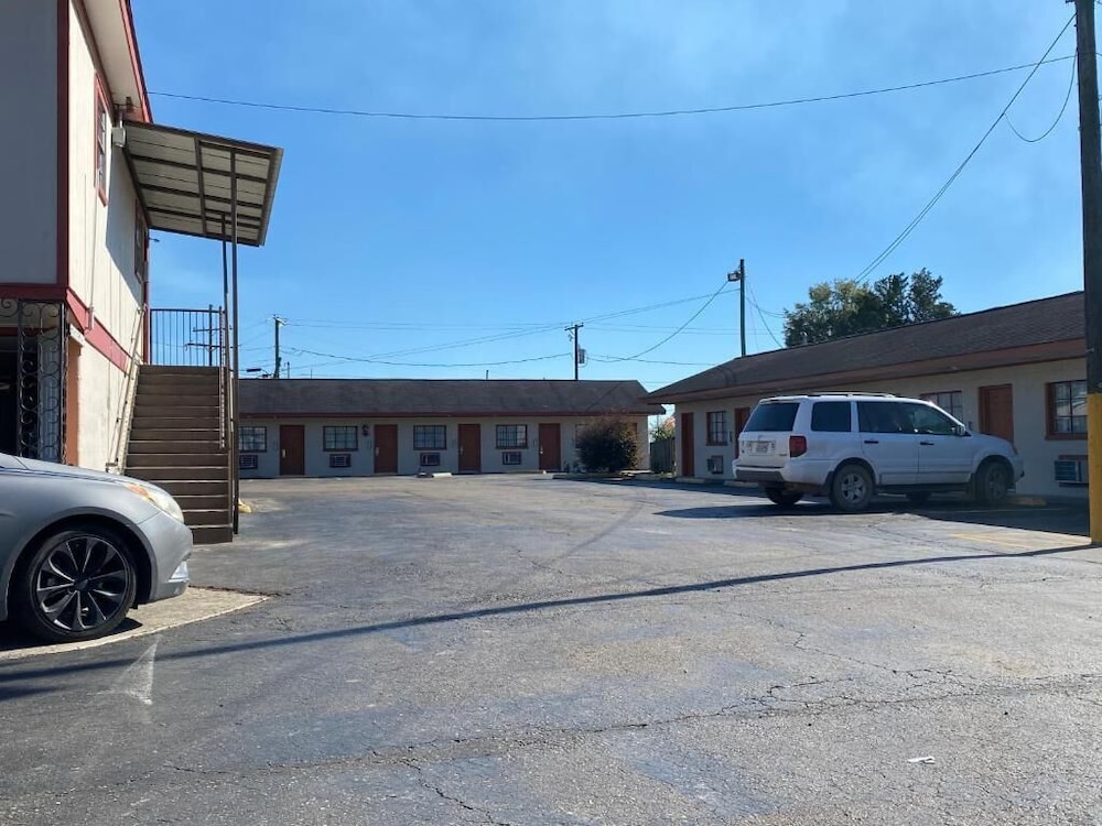 Relax Inn Plaquemine - photo 25