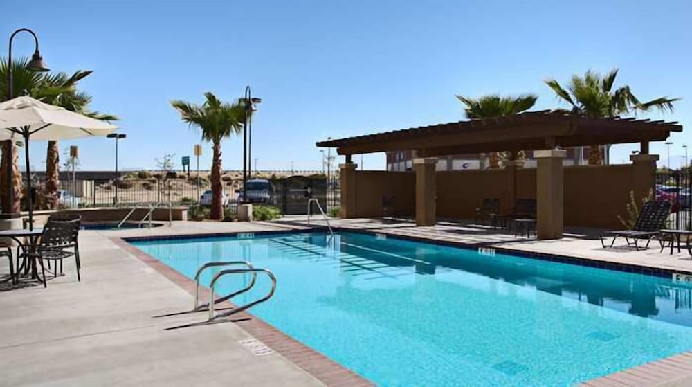 Hilton Garden Inn Palmdale - photo 16