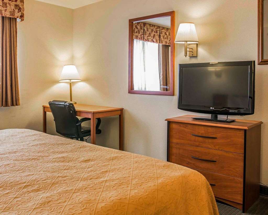 Quality Inn Durand I 69 - photo 22