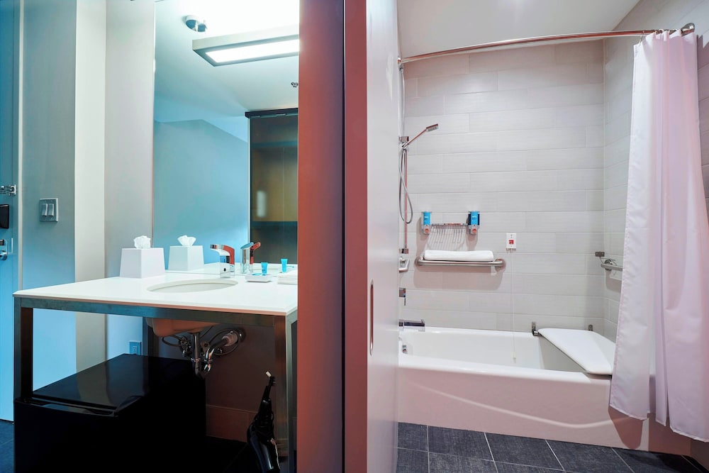 Aloft Cleveland Airport - photo 11
