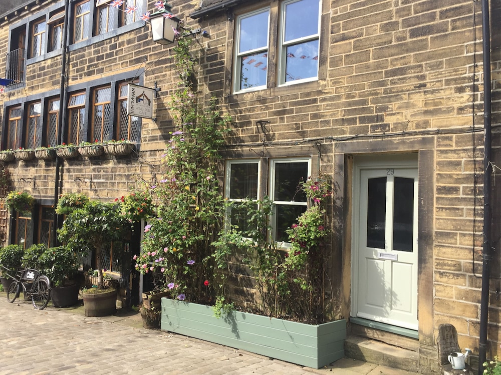 29 Main Street — Keighley