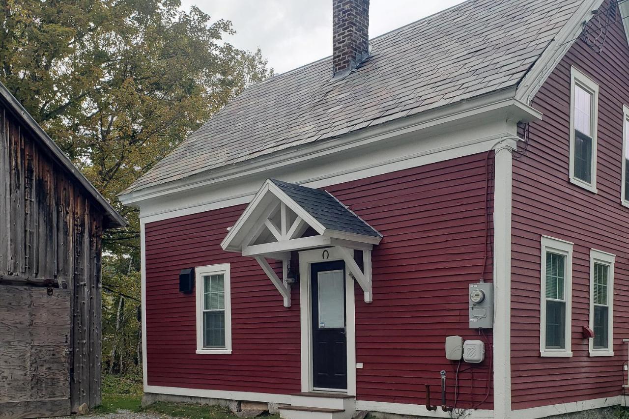 Cozy Modern Farmhouse 17941438 — Wallingford