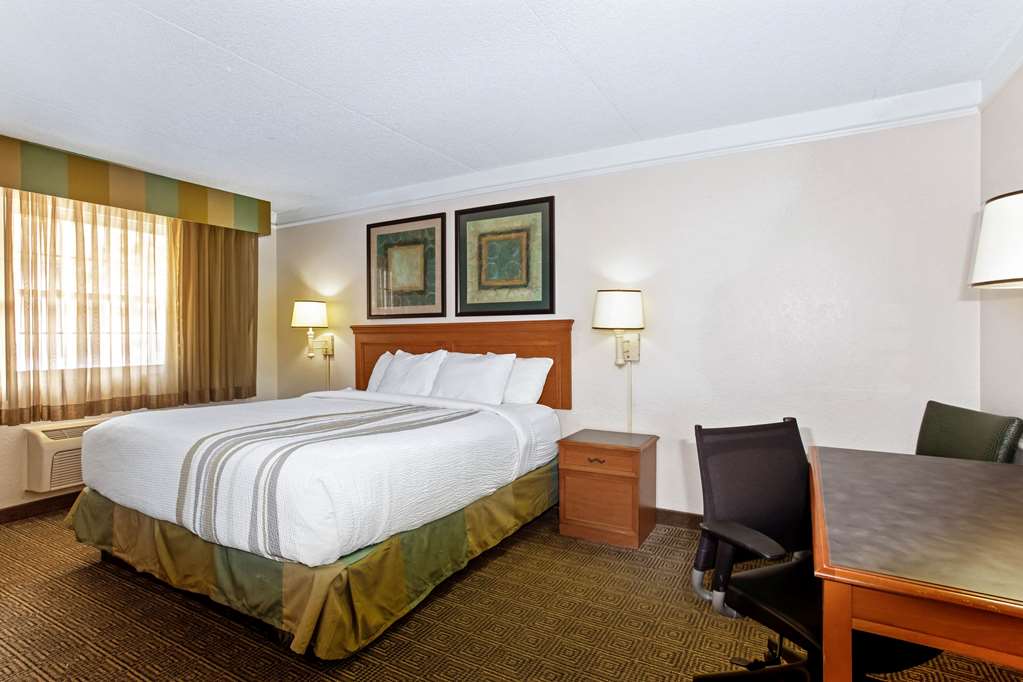 La Quinta Inn by Wyndham Denver Northglenn - photo 35