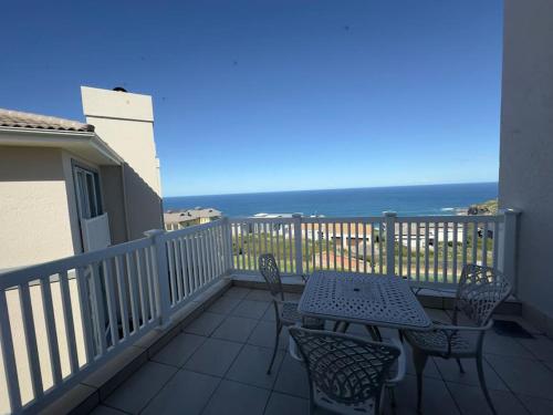 Villa 2 1 for Luxury — 4-Star Luxury Hotel in Mossel Bay, South Africa