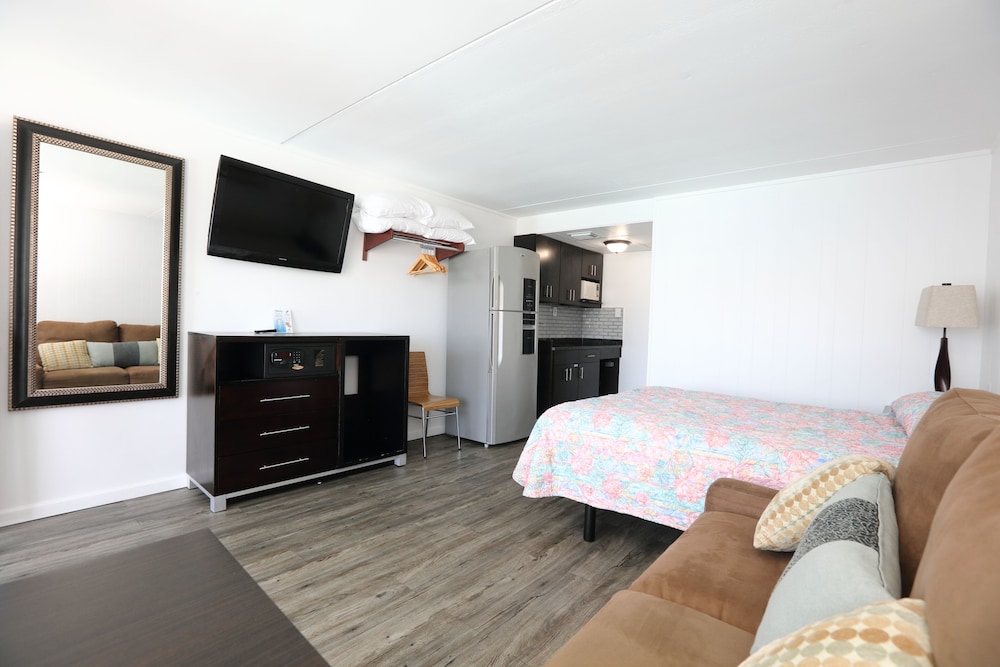 Olympic Island Beach Resort - photo 12