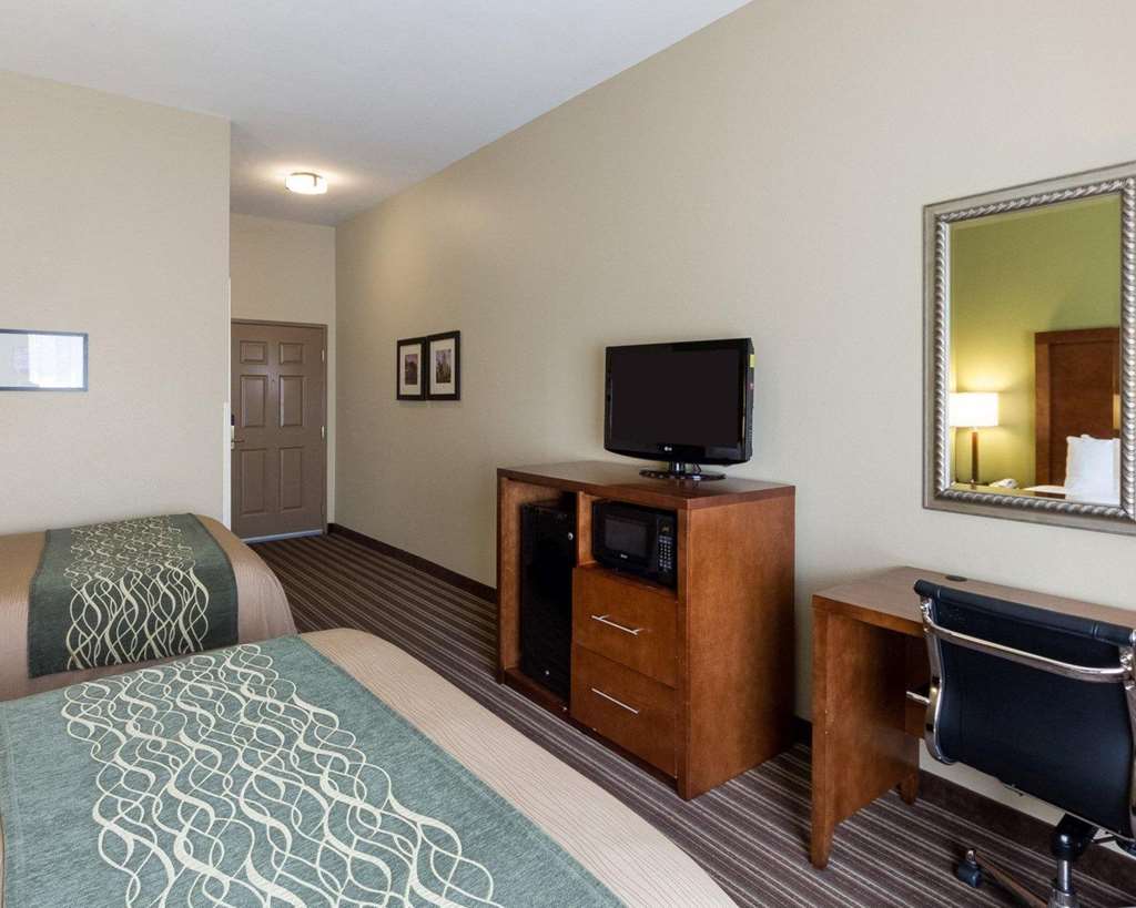 Comfort Inn & Suites Fayetteville University Area - photo 7