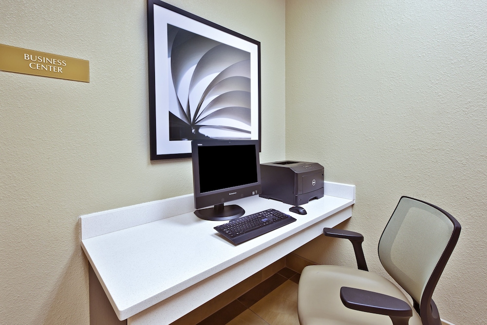 Candlewood Suites Indianapolis Airport by IHG - photo 25