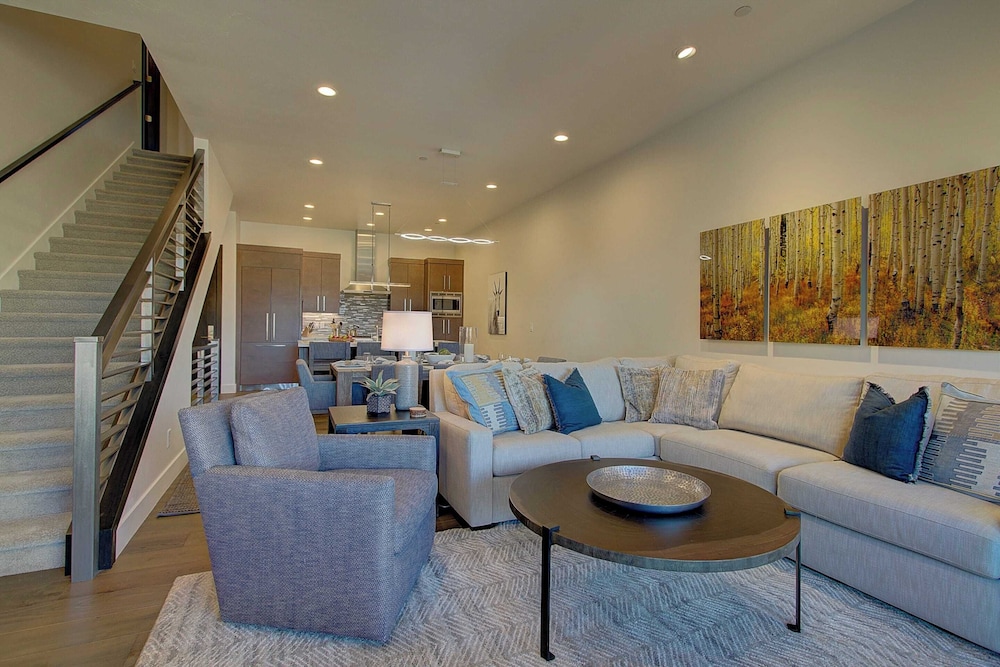 Juniper Landing 3 Bedroom by Avantstay Condo in Park City Mountain Resort w Pool Hot Tub & Gym - photo 23