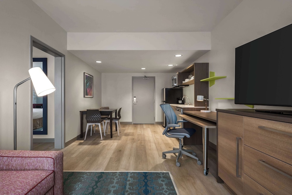 Home2 Suites by Hilton Austin East Side 5th Street - photo 12