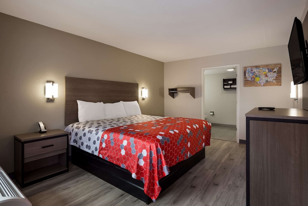 Econo Lodge Mobile Airport Blvd. - photo 16