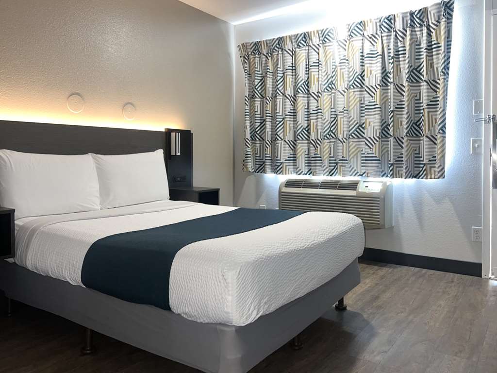 Motel 6 Tulare CA - photo 11