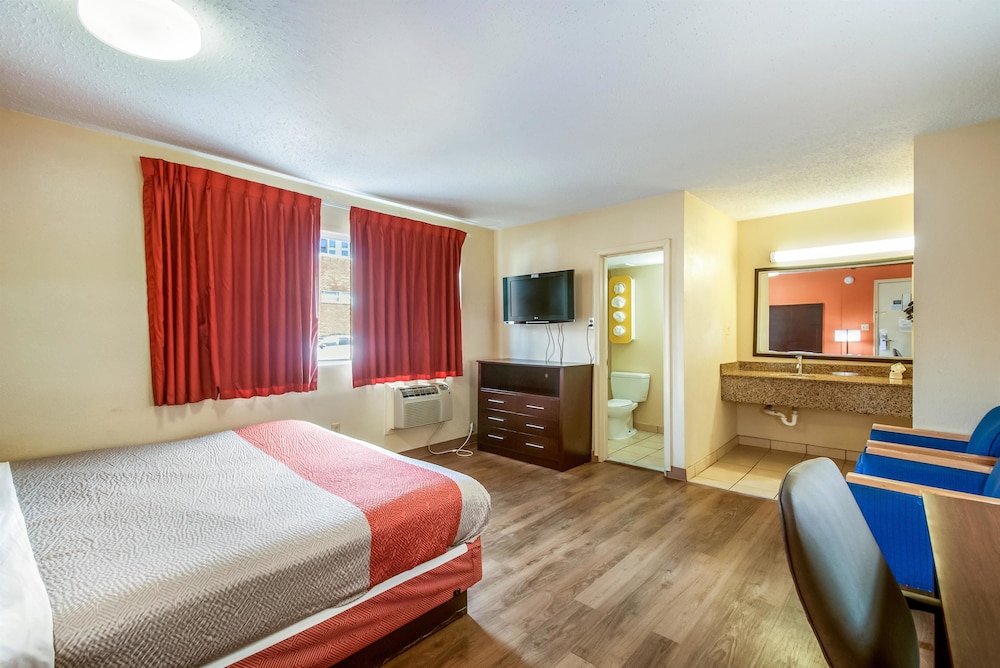 Motel6 Washington DC Convention Center - photo 6