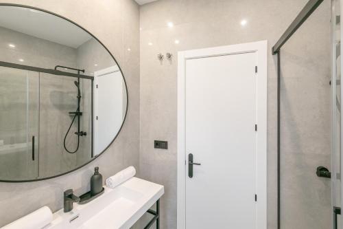 ISG Apartments Catedral — 4-Star Luxury Hotel in Sevilla, Spain