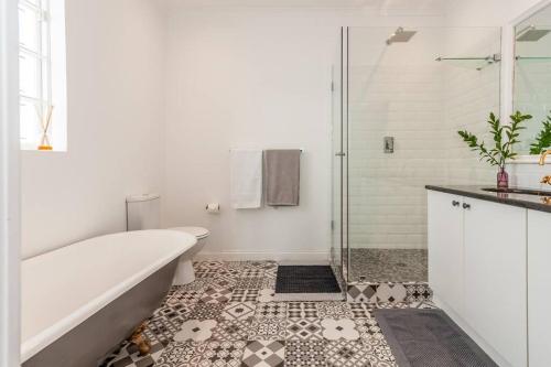 Sunny Sea Point Stay with Ocean Views and No Outages