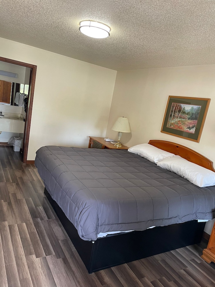 Pine Valley Motel - photo 8