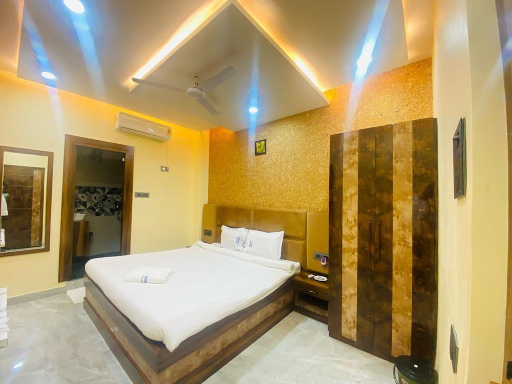 Vrinda Heritage Hotel & Banquet Hall — hotel in Siwan