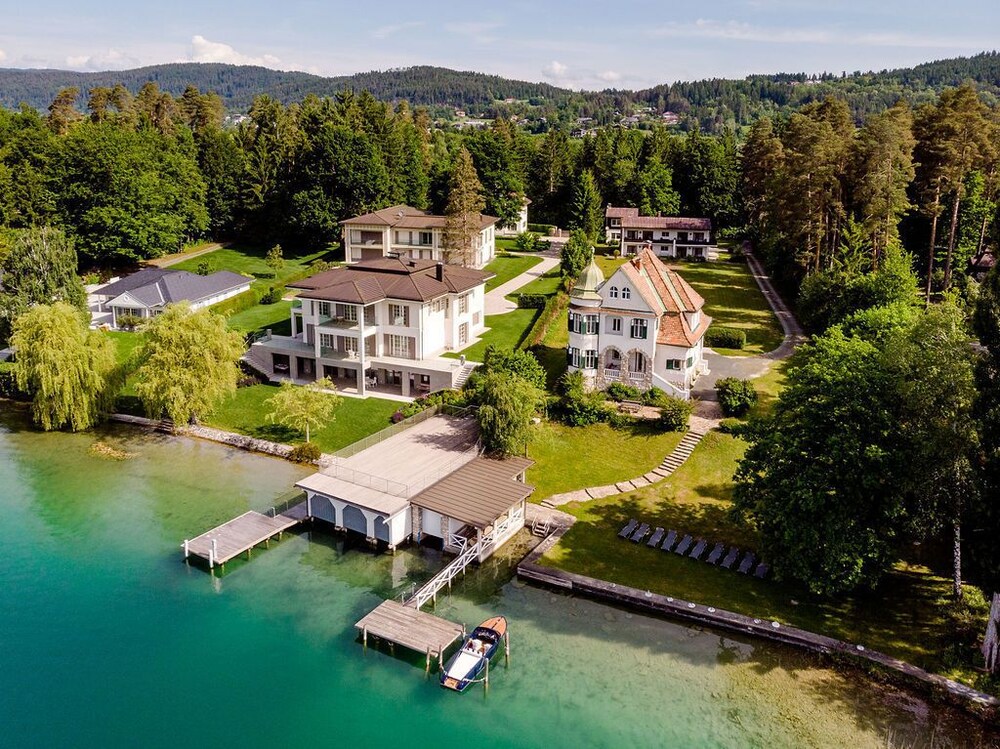 Seeappartements Eden — 4-Star Luxury Hotel in Poertschach Am Woerthersee, Austria