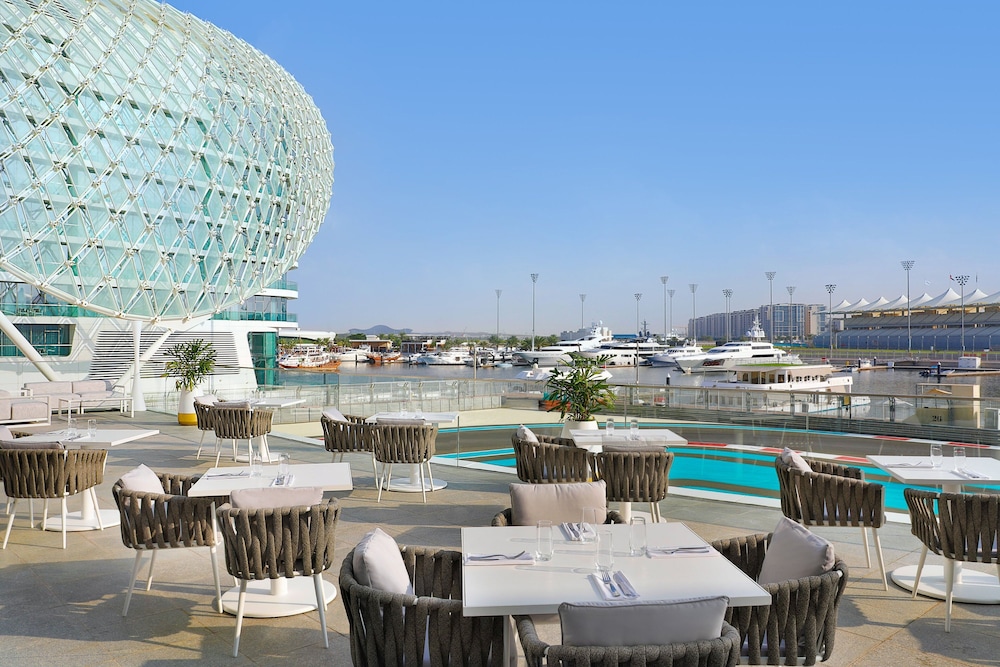 מזון ומשקאות