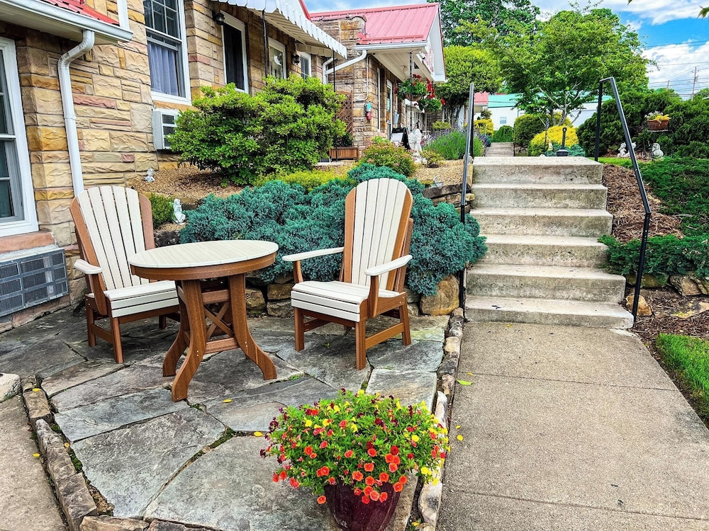Carolina Country Inn - photo 8