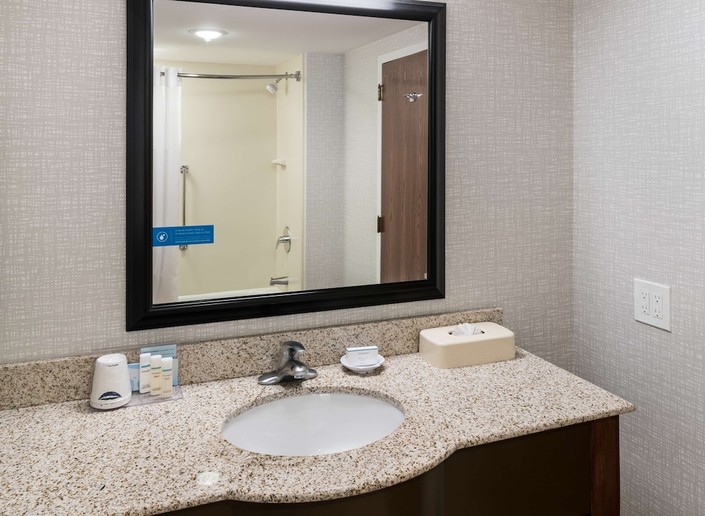 Hampton Inn & Suites Chicago North Shore Skokie - photo 46