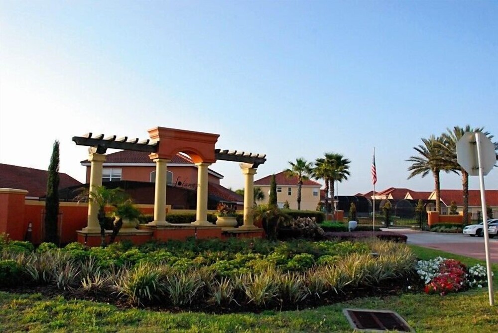 Ov3875 Solana 6 Bed 5 Baths Townhome — 4-Star Luxury Hotel in Davenport, United States