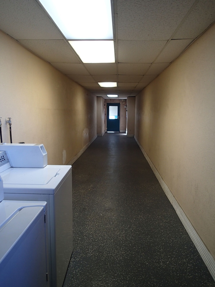 Americas Best Value Inn Corona - photo 37