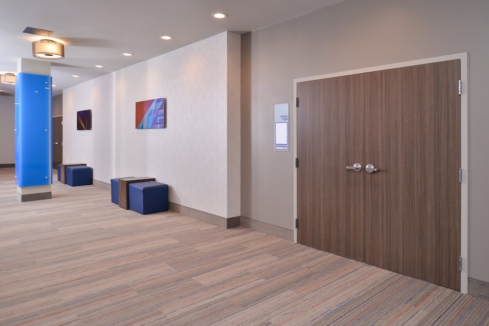 Holiday Inn Express & Suites Houston E Pasadena by IHG - photo 42