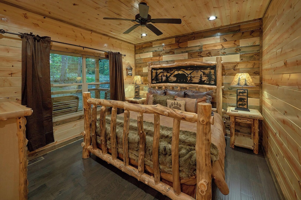 Livin' It Up - last minute hotel in Sevierville