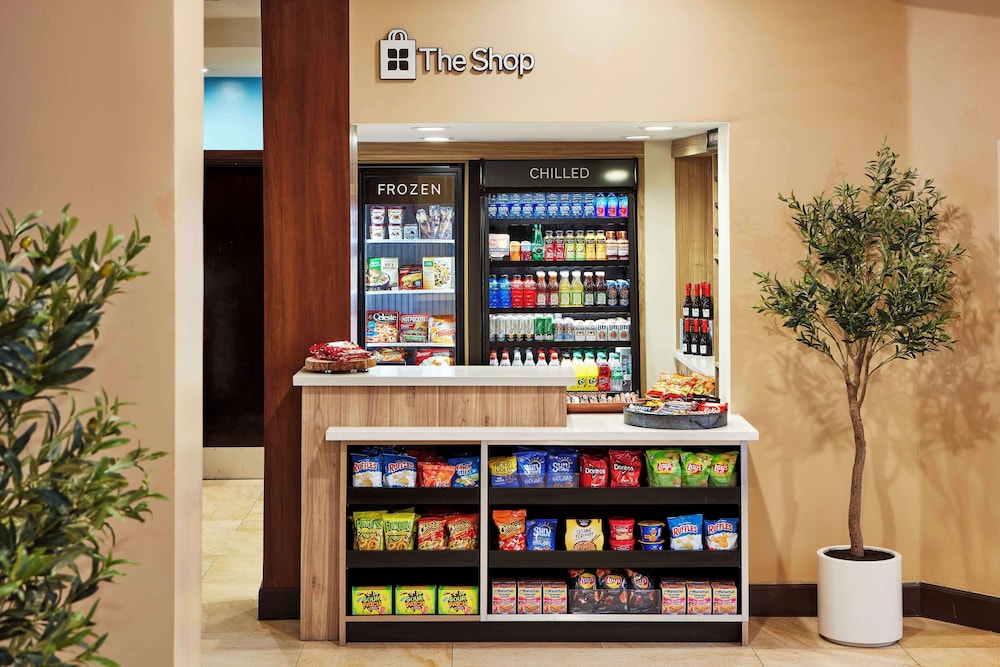 Hilton Garden Inn Valencia Six Flags - photo 20