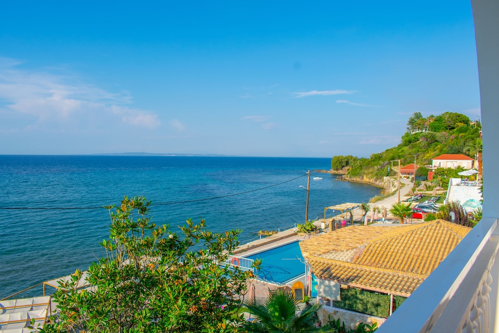 Agoulos Beach Hotel - last minute hotel in Zakynthos