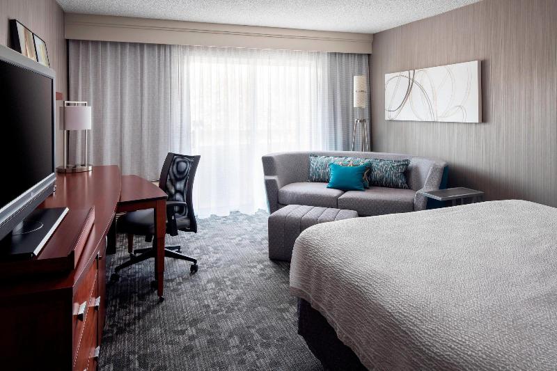 Courtyard by Marriott San Mateo Foster City - photo 36