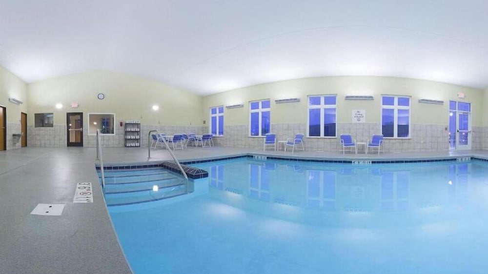 Holiday Inn Express & Suites Antigo by IHG - photo 26